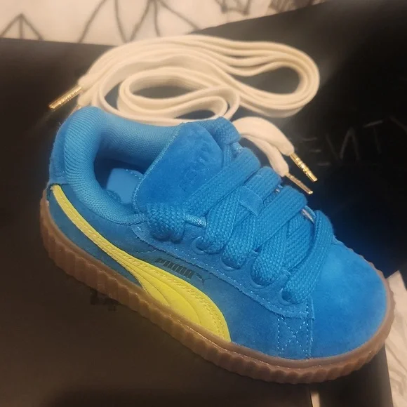 1 hr sale FENTY PUMA  sneakers size 11c - Picture 2 of 6